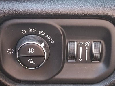 2025 RAM 1500 Big Horn Crew Cab 4x4 5'7' Box