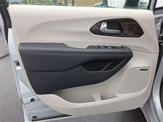 2023 Chrysler Pacifica Limited AWD