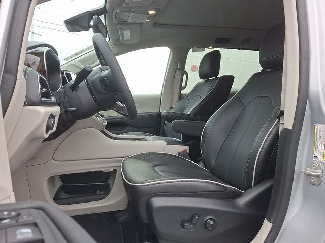 2023 Chrysler Pacifica Limited AWD