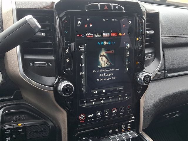 2020 RAM 3500 Laramie Crew Cab 4x4 6'4' Box