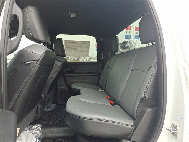 2023 RAM 3500 Tradesman Crew Cab 4x4 8' Box