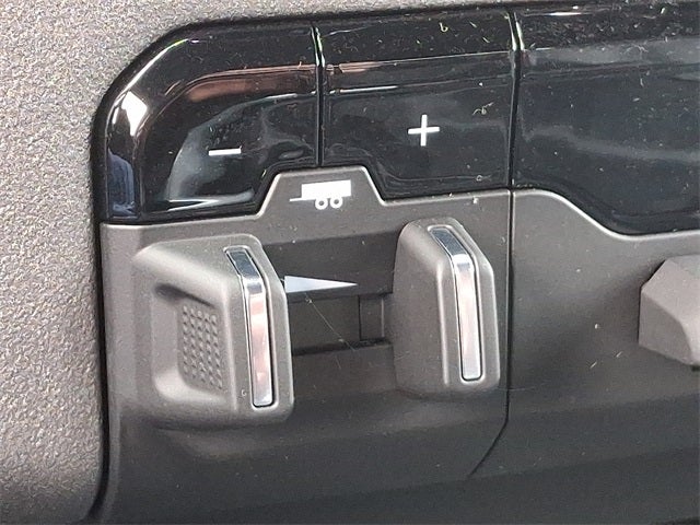 2023 RAM 3500 Tradesman Crew Cab 4x4 8' Box